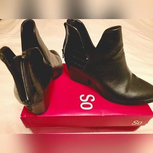 WOMEN'S BLACK MINI BOOTS